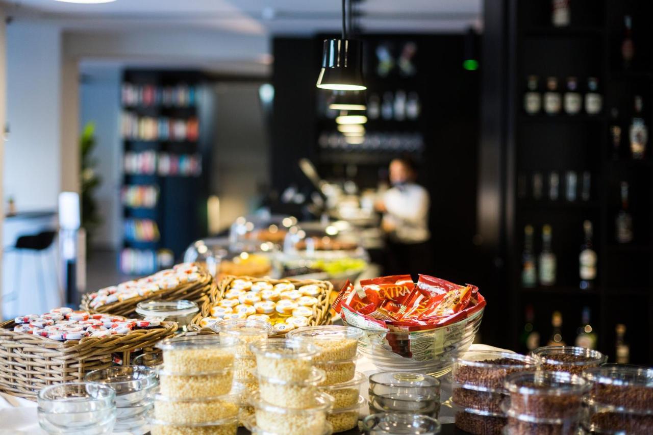GoTì Hotel Torbole Sul Garda Ngoại thất bức ảnh