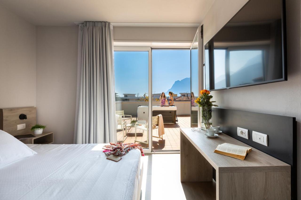 GoTì Hotel Torbole Sul Garda Ngoại thất bức ảnh